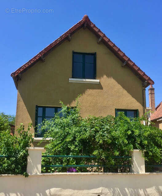 Maison à IVOY-LE-PRE