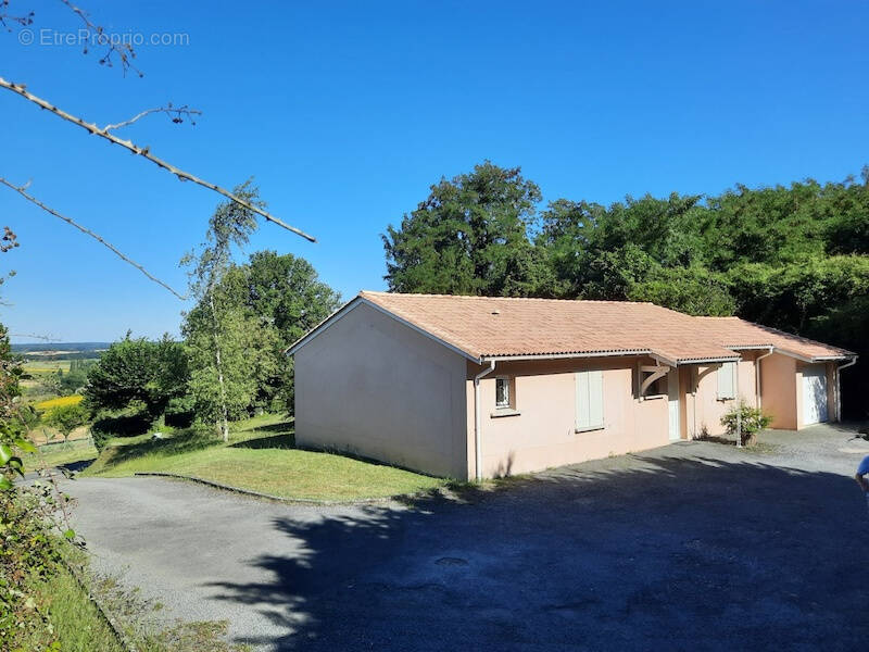 Maison à MONTLIEU-LA-GARDE