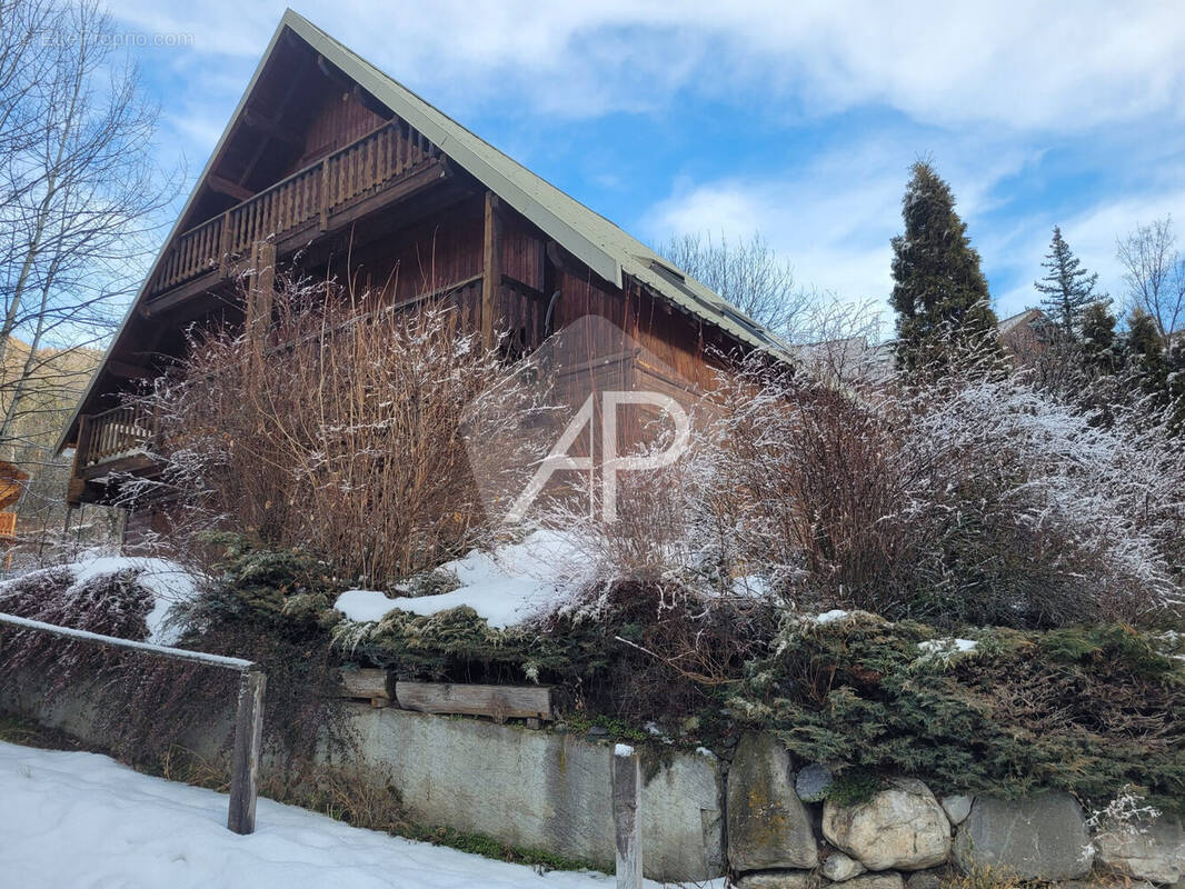 Maison à LA SALLE-LES-ALPES