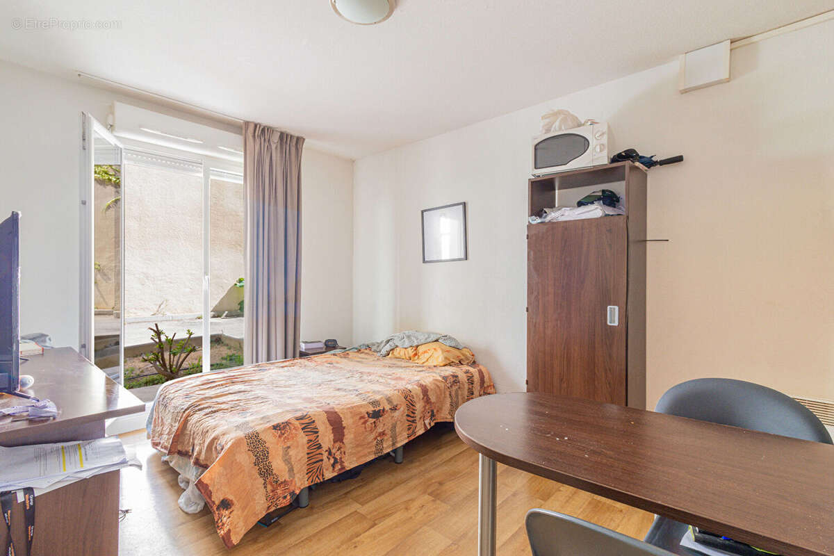 Appartement à MARSEILLE-3E