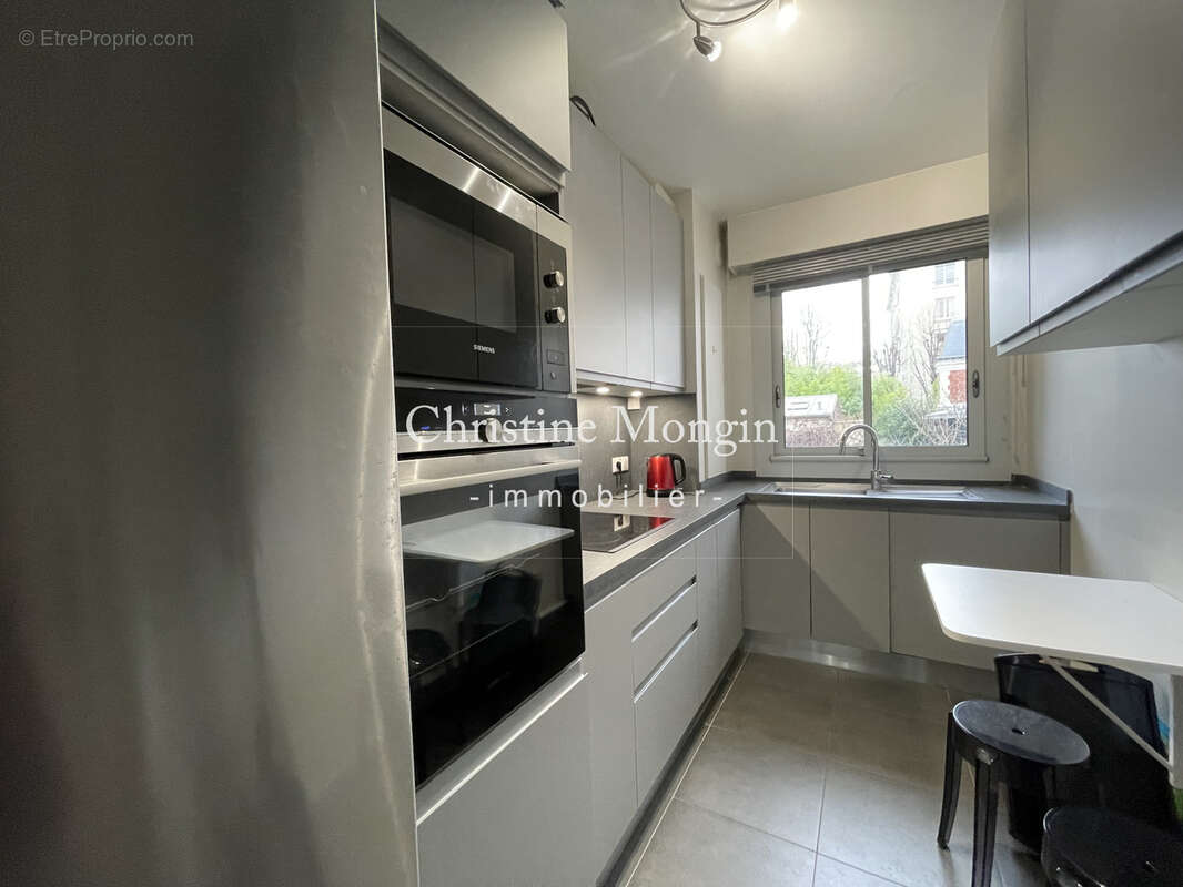 Appartement à NEUILLY-SUR-SEINE