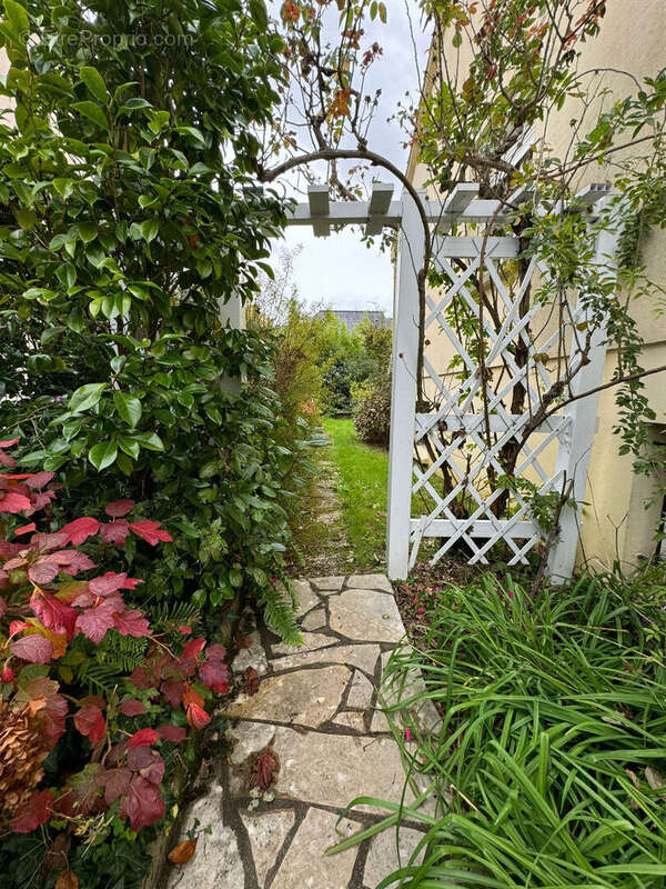 Maison à SAINT-SEBASTIEN-SUR-LOIRE