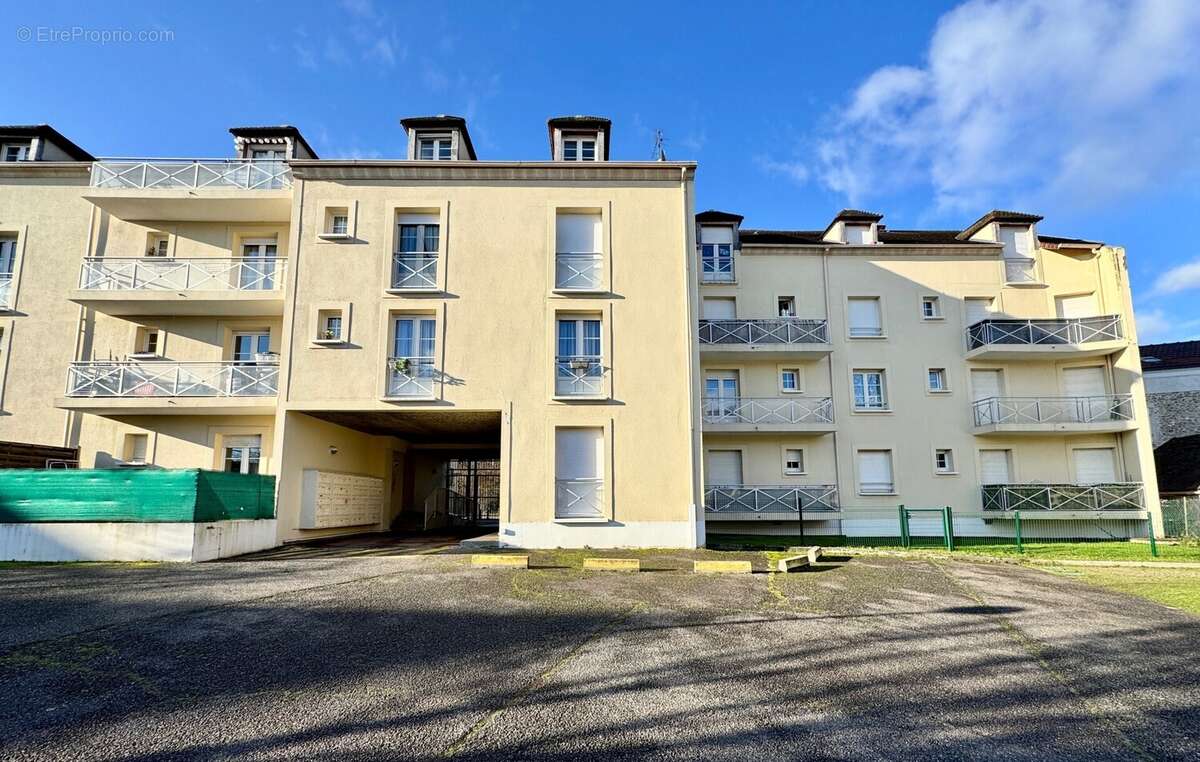 Appartement à BRIE-COMTE-ROBERT