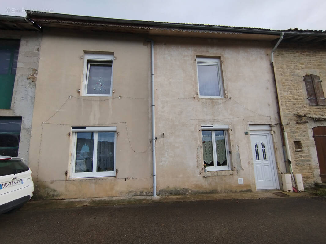 Maison à SAINT-JULIEN