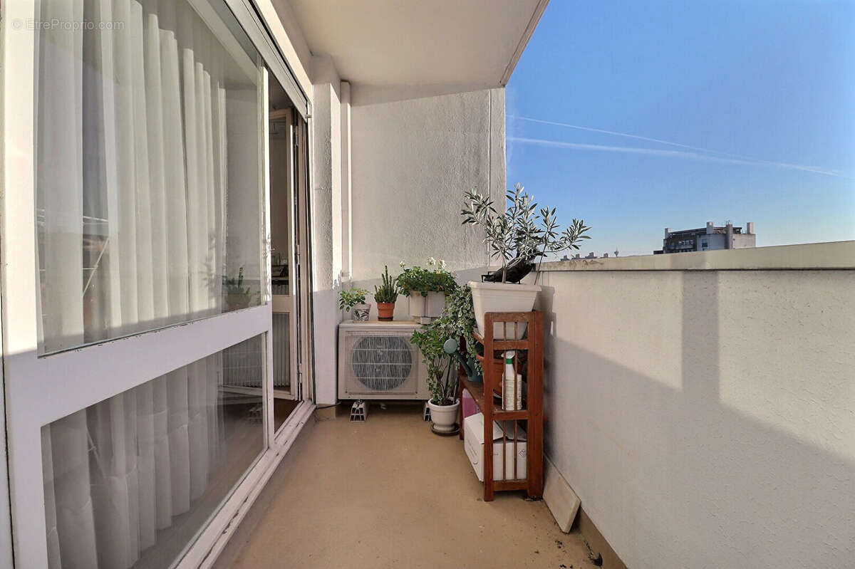 Appartement à AUBERVILLIERS