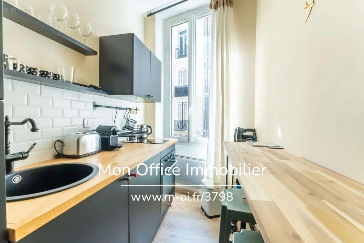 Appartement à MARSEILLE-1E