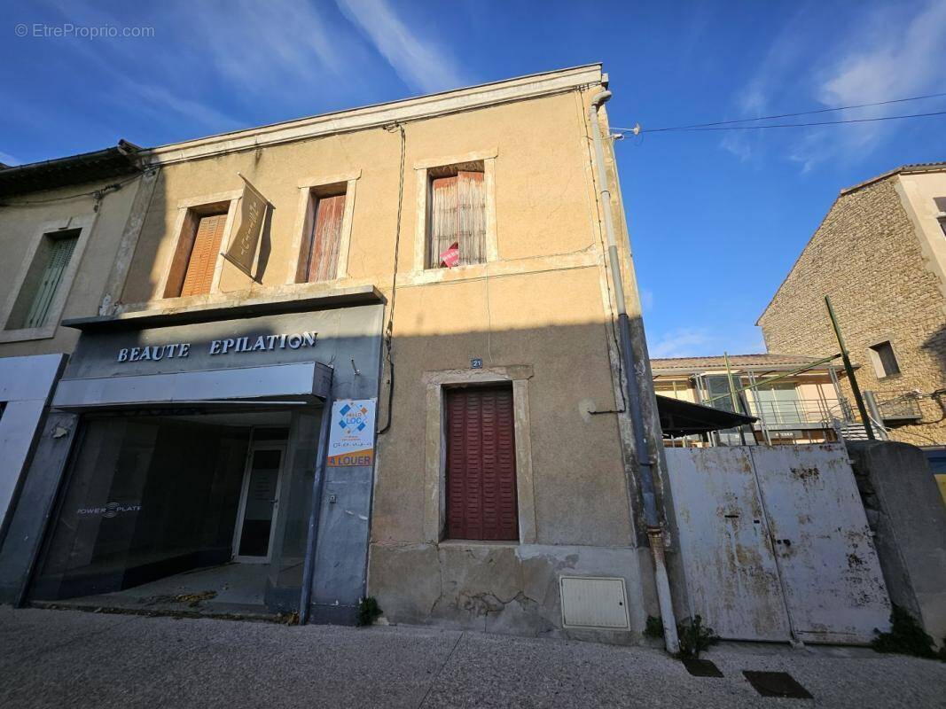 Appartement à BAGNOLS-SUR-CEZE