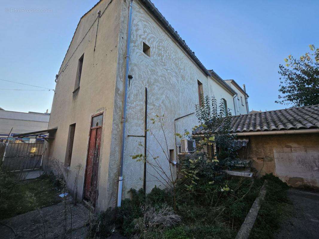 Appartement à BAGNOLS-SUR-CEZE