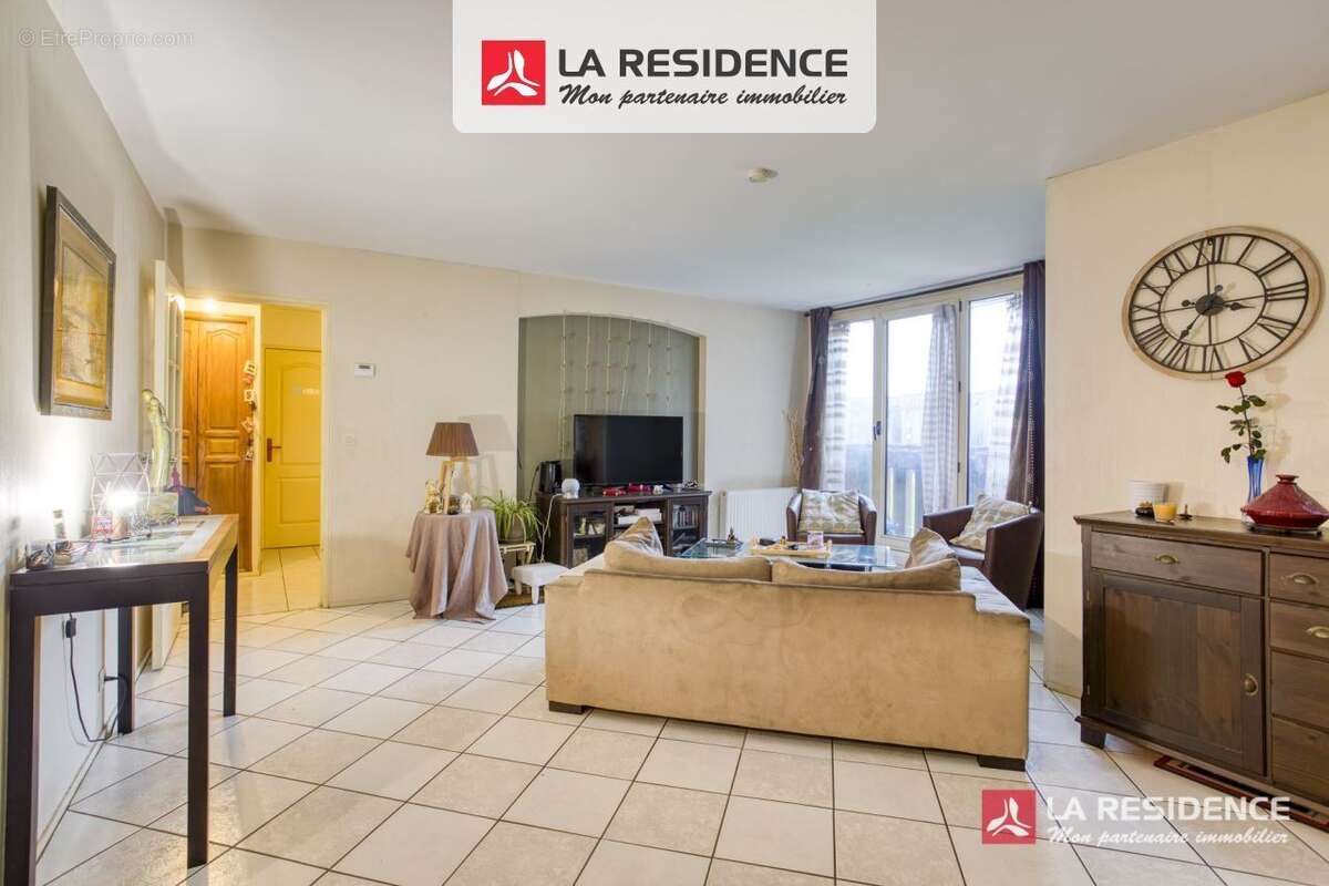 Appartement à MONTIGNY-LE-BRETONNEUX