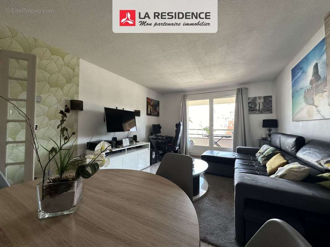 Appartement à MONTIGNY-LE-BRETONNEUX