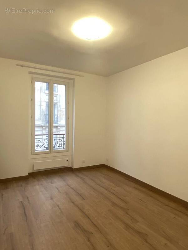 Appartement à PARIS-10E