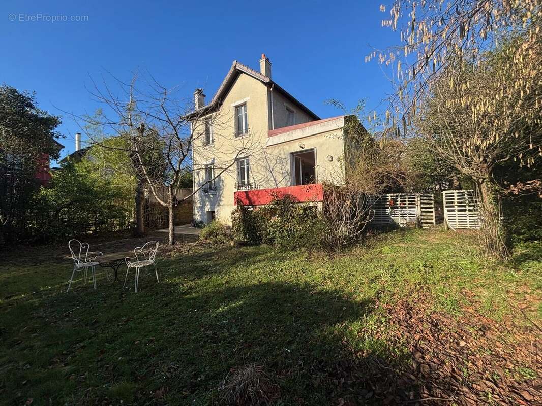 Maison à HOUILLES