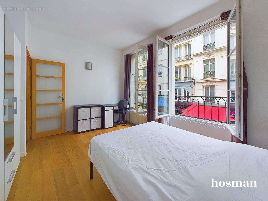 Appartement à PARIS-1E