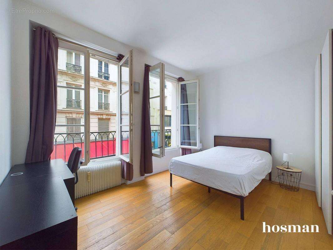 Appartement à PARIS-1E