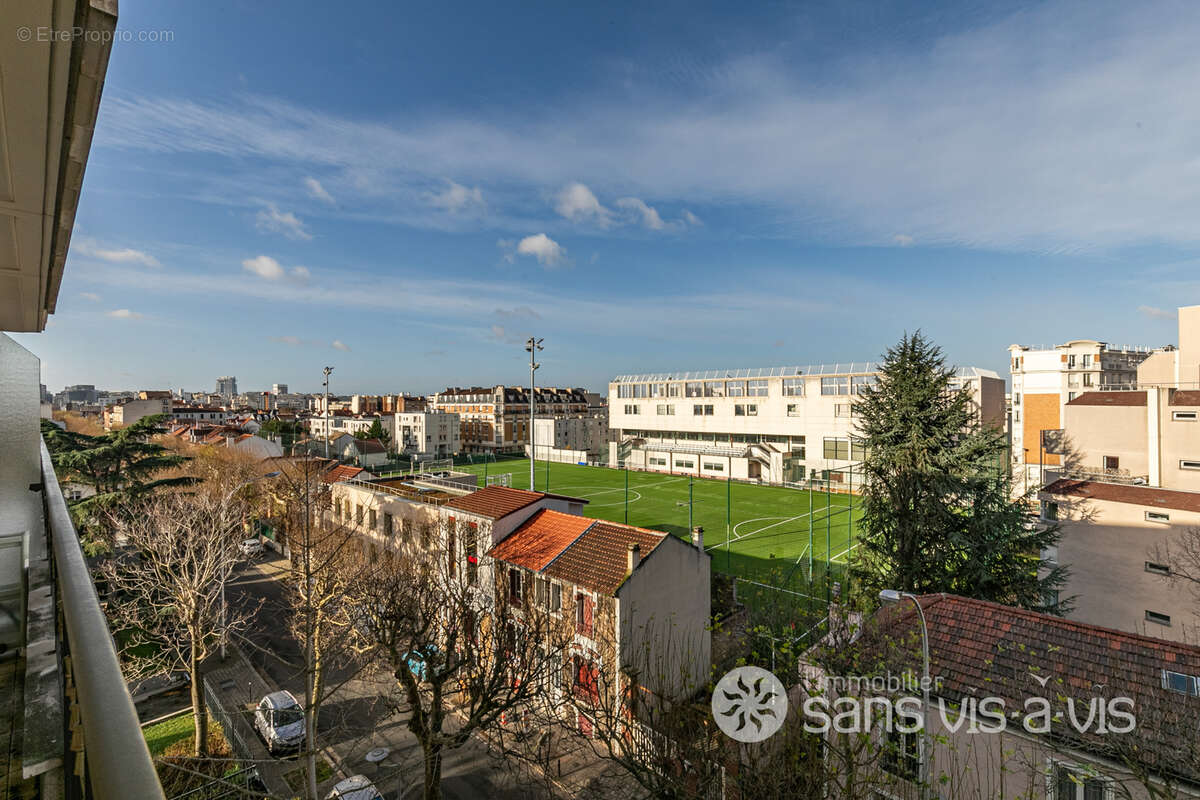 Appartement à COURBEVOIE