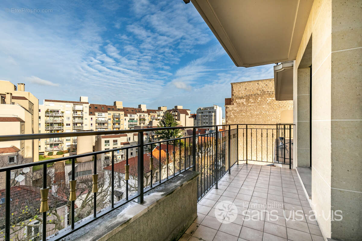 Appartement à COURBEVOIE