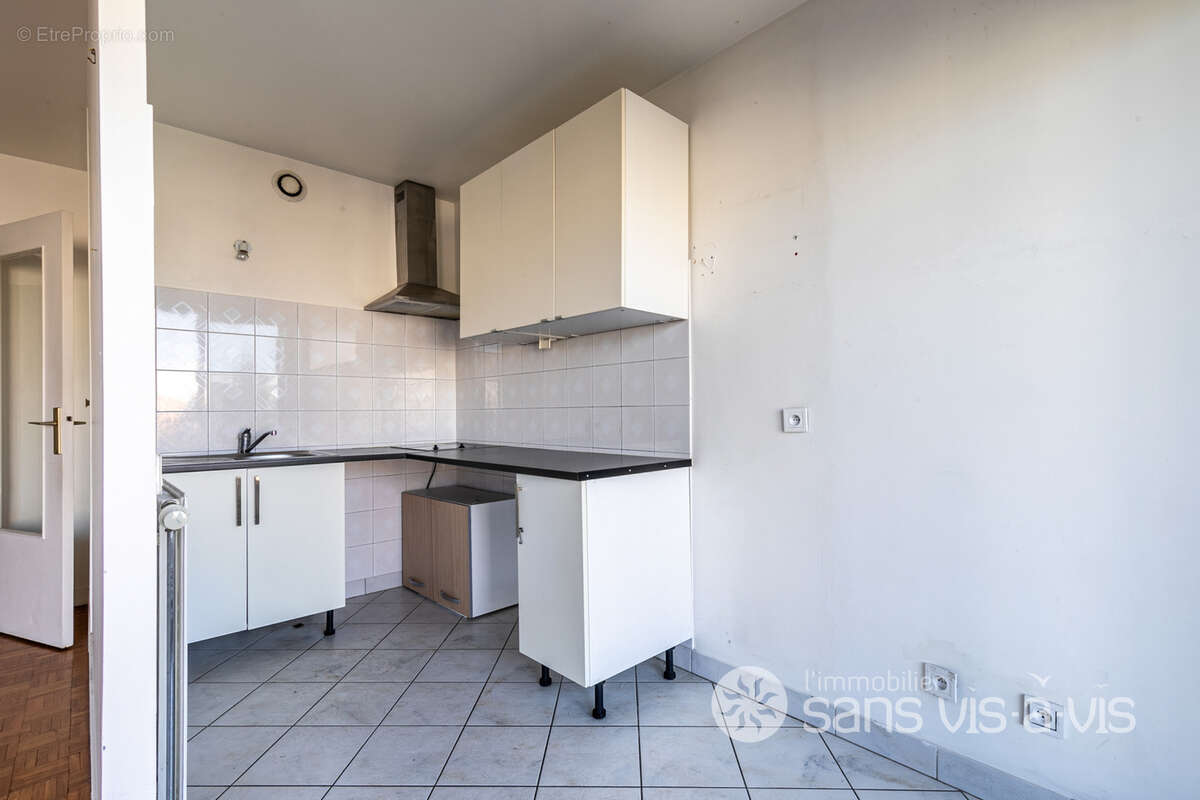 Appartement à COURBEVOIE