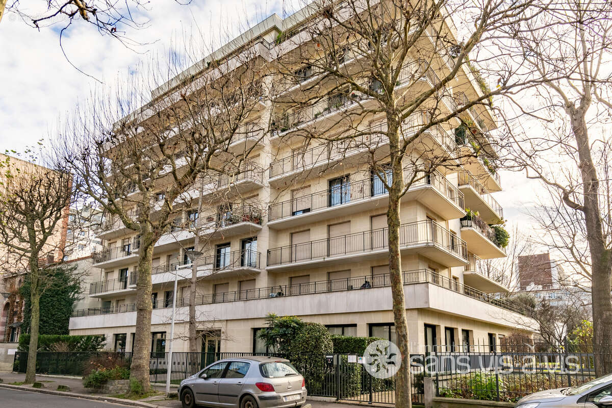 Appartement à COURBEVOIE