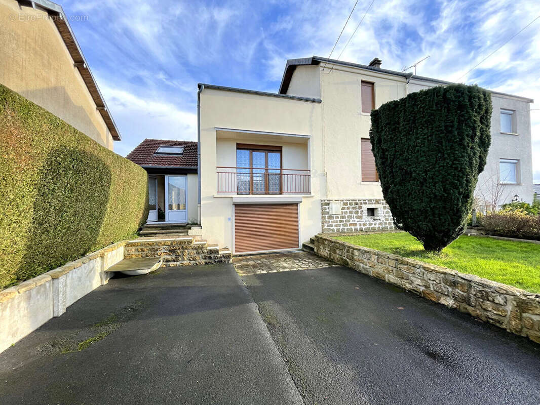 Maison à CHARLEVILLE-MEZIERES