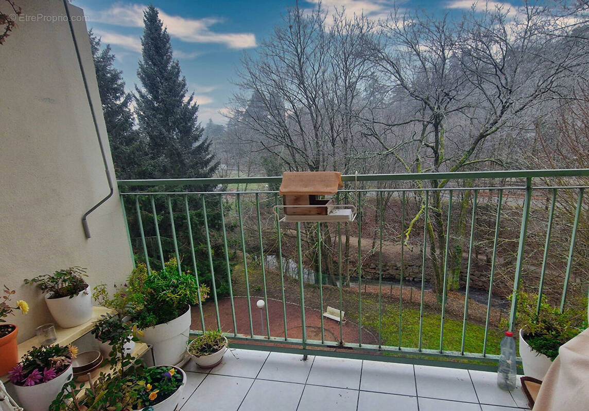 Appartement à CHARBONNIERES-LES-BAINS