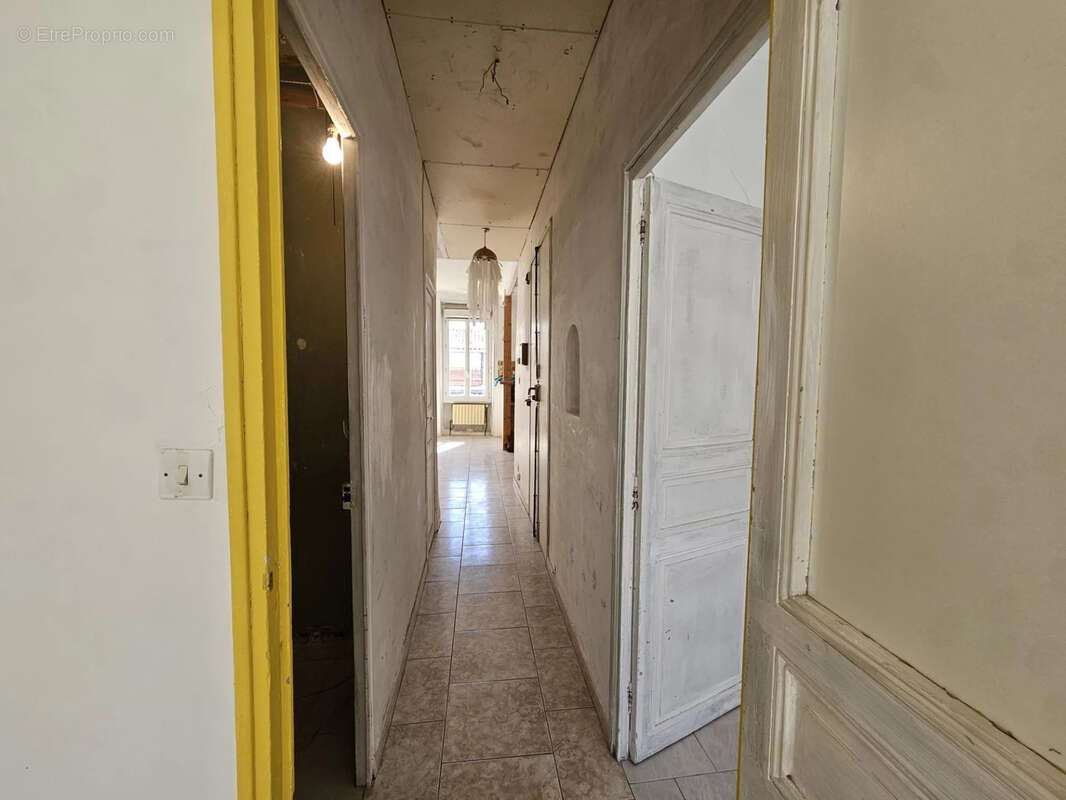 Appartement à MARSEILLE-5E