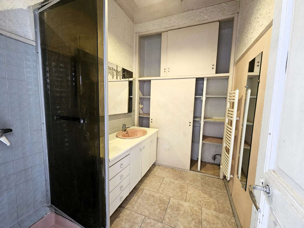 Appartement à MARSEILLE-5E