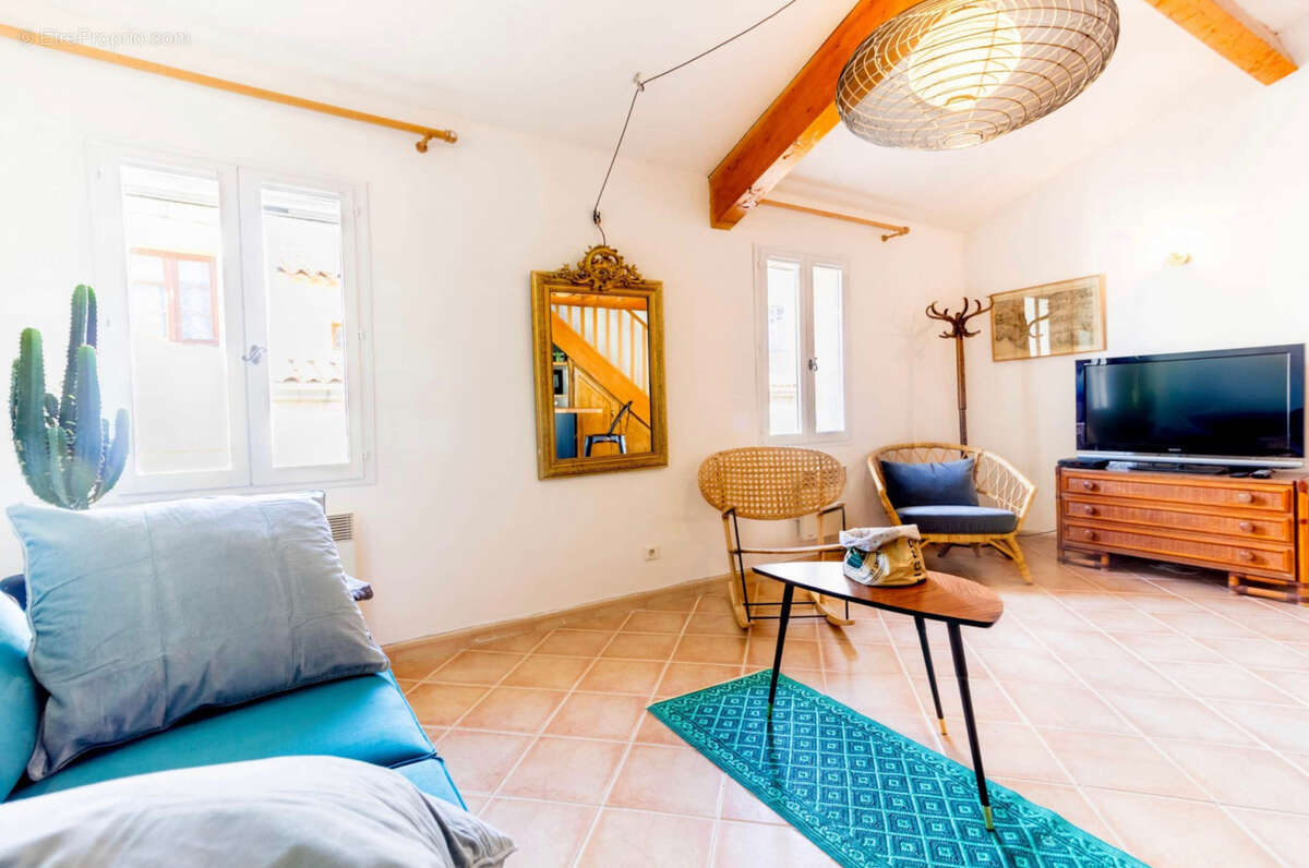 Appartement à MARSEILLE-2E