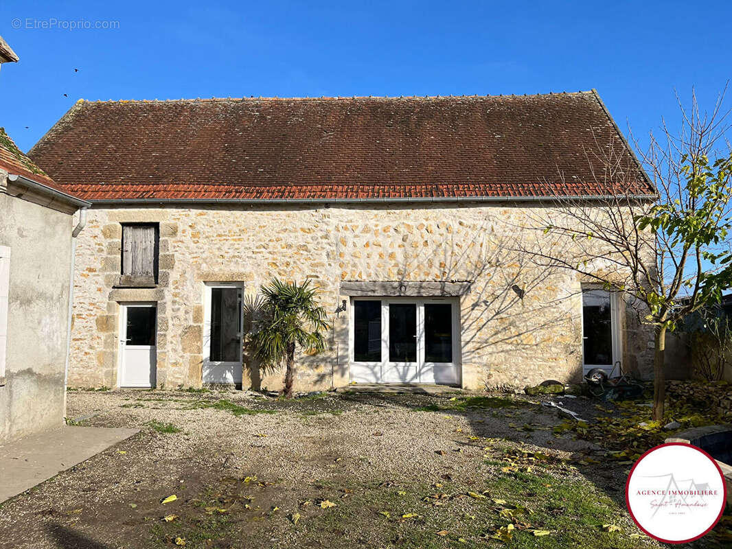 Maison à SAINT-GEORGES-DE-POISIEUX