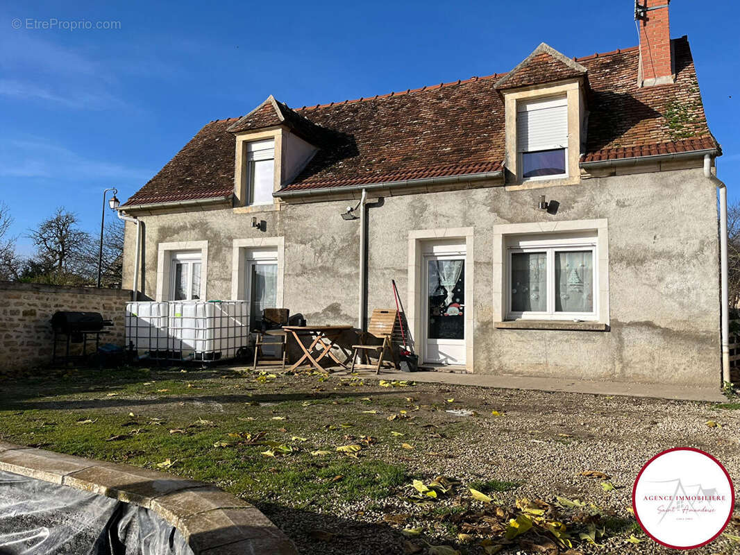 Maison à SAINT-GEORGES-DE-POISIEUX