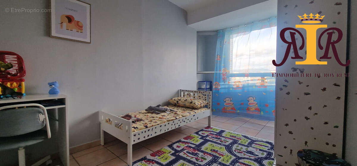 Appartement à MARSEILLE-3E