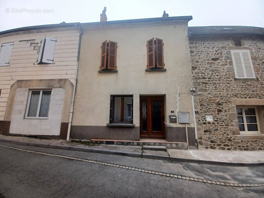 Maison à SAINT-GERVAIS-D&#039;AUVERGNE