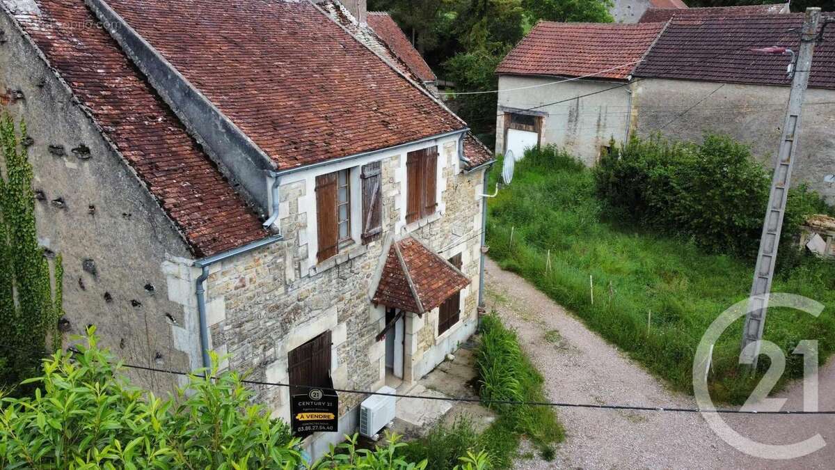 Maison à VARZY