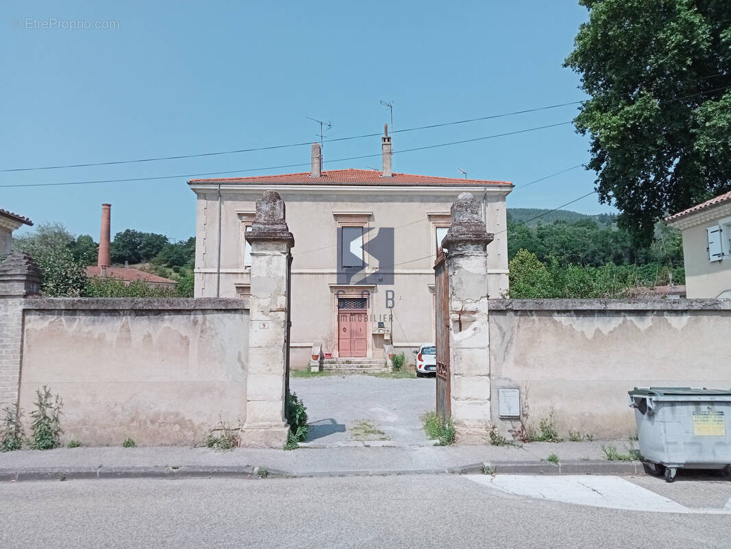 Appartement à LIVRON-SUR-DROME