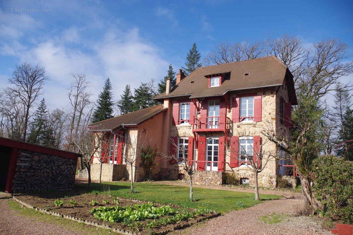 Maison à SAINT-HONORE-LES-BAINS