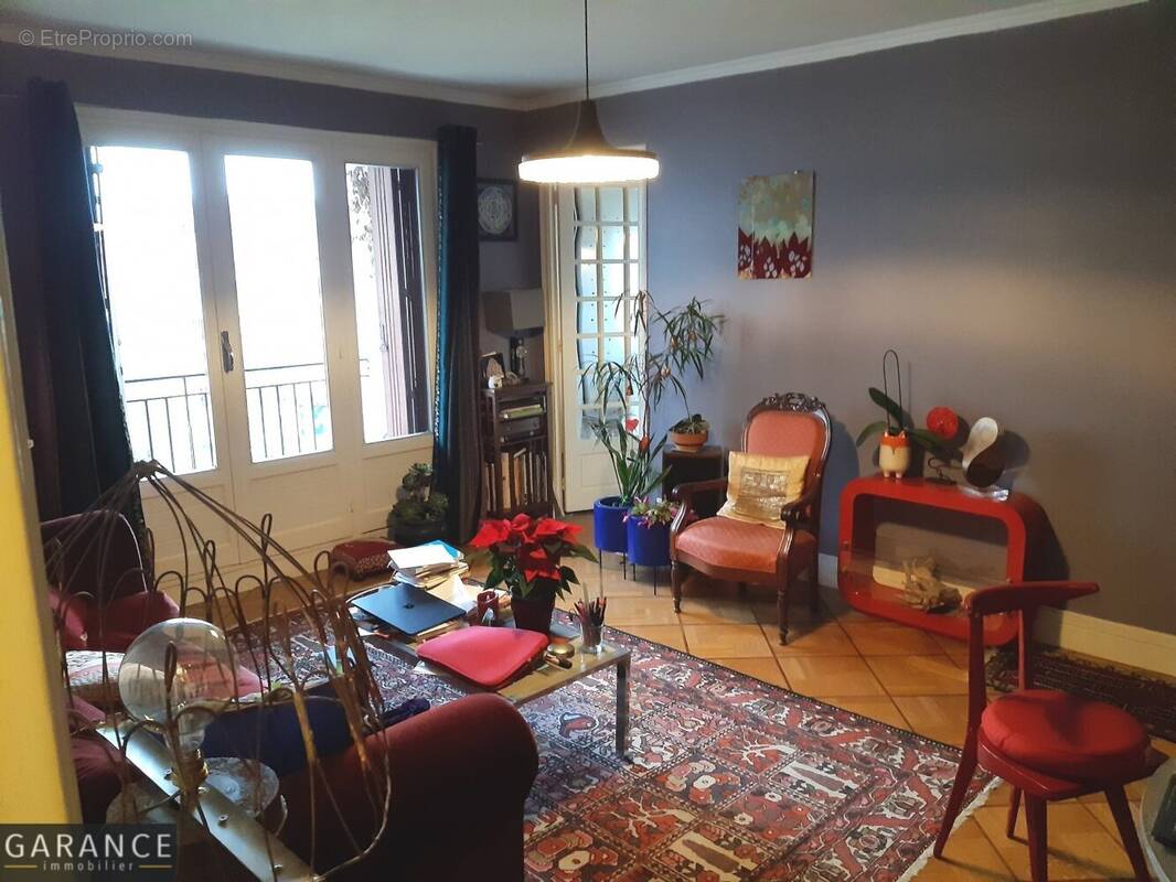 Appartement à PARIS-20E