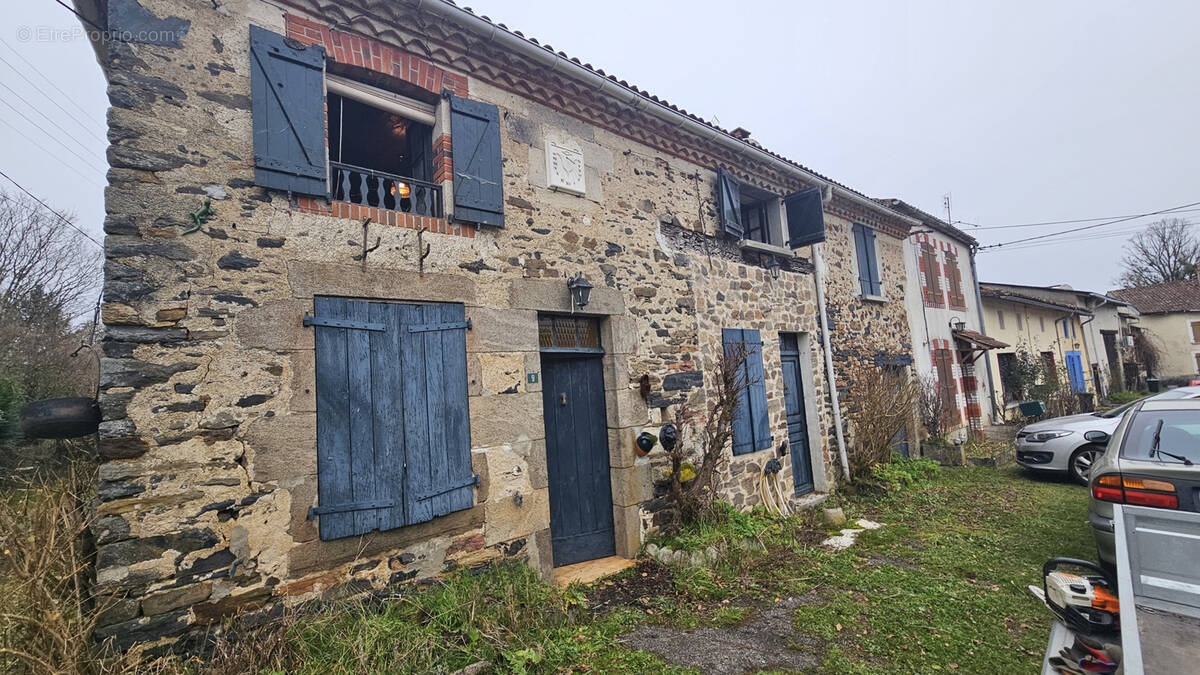 Maison à BUSSIERE-POITEVINE