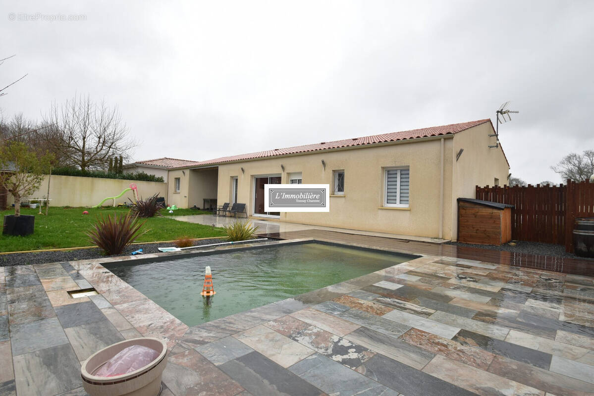 Maison à TONNAY-CHARENTE