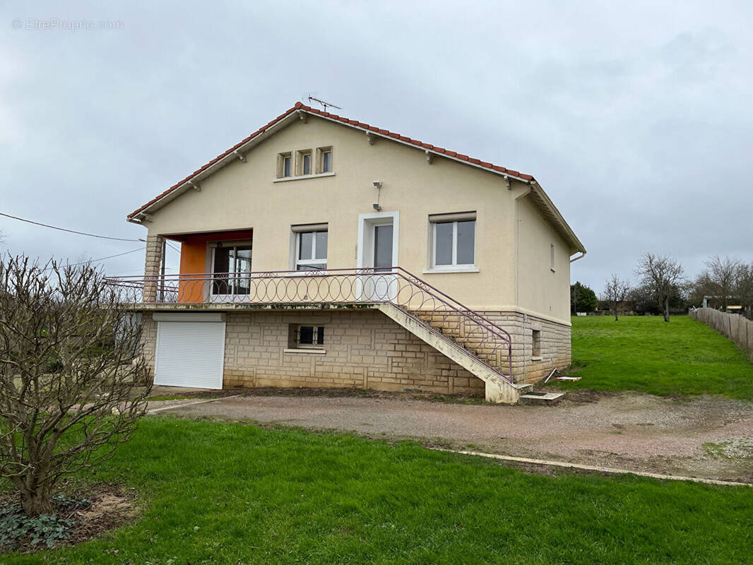 Maison à LE VIGEANT