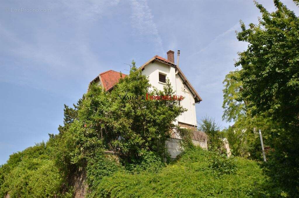 Maison à CHENNEVIERES-SUR-MARNE