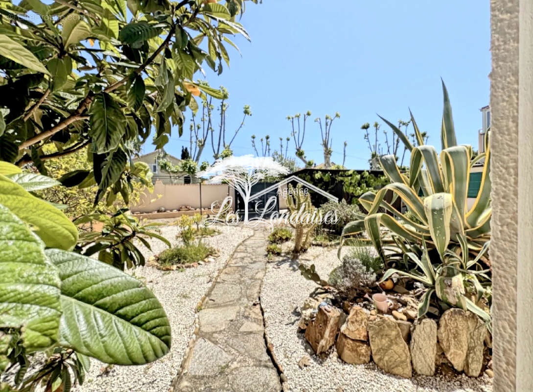 Appartement à LA LONDE-LES-MAURES