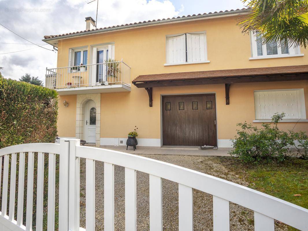 Maison à COULOUNIEIX-CHAMIERS