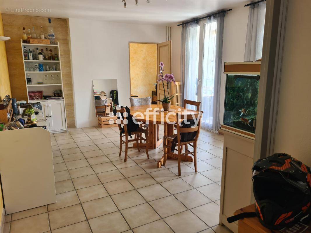 Appartement à SAINT-CANNAT