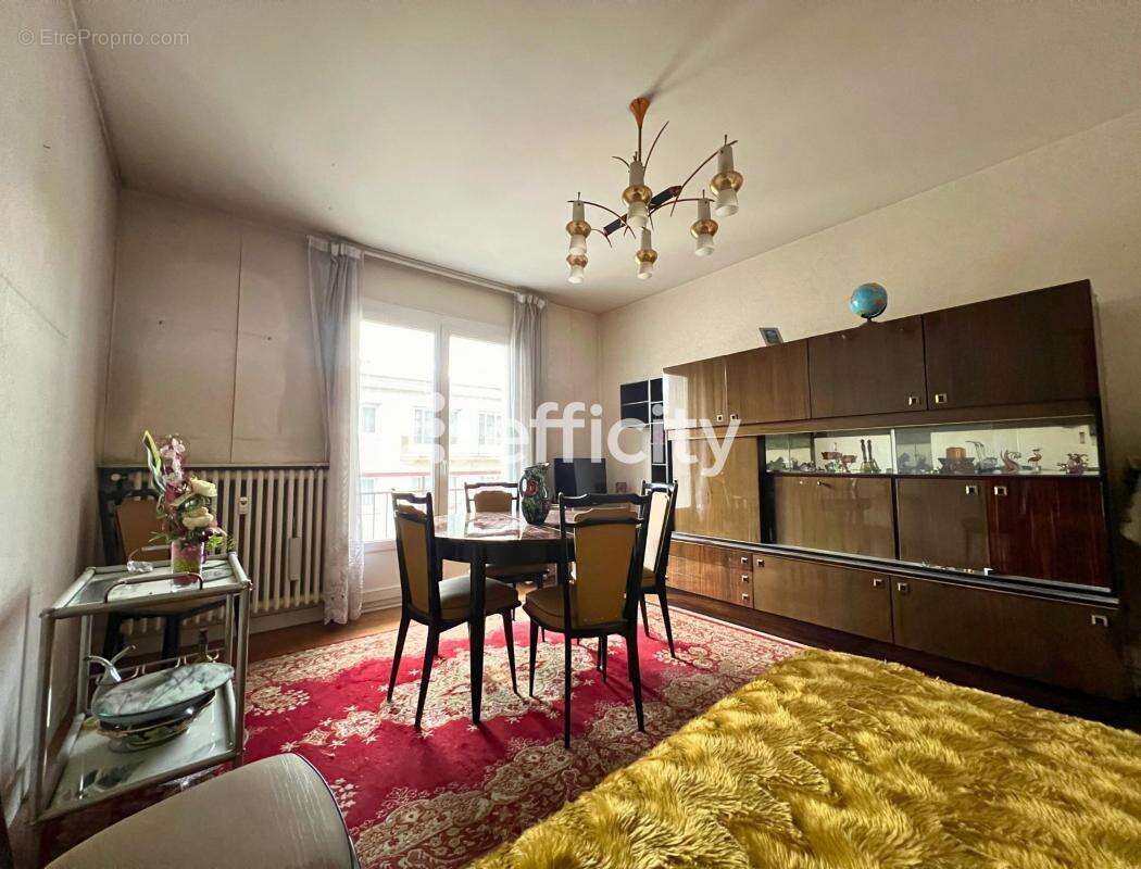 Appartement à SAINT-ETIENNE