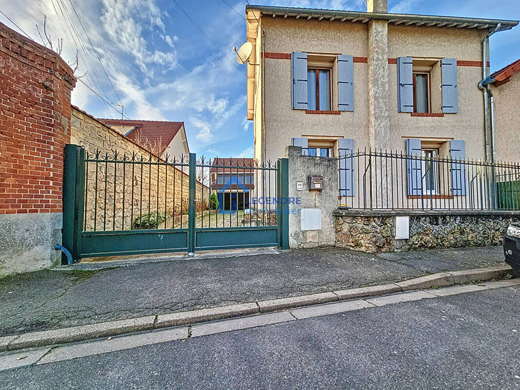 Maison à PIERRELAYE