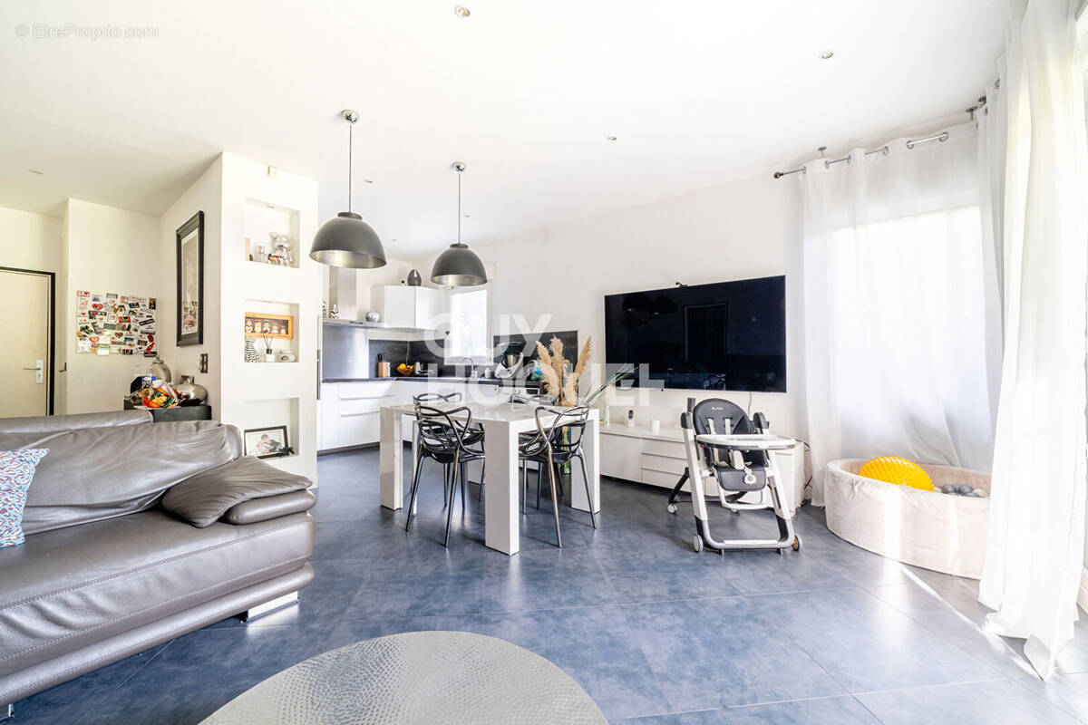 Appartement à GENNEVILLIERS