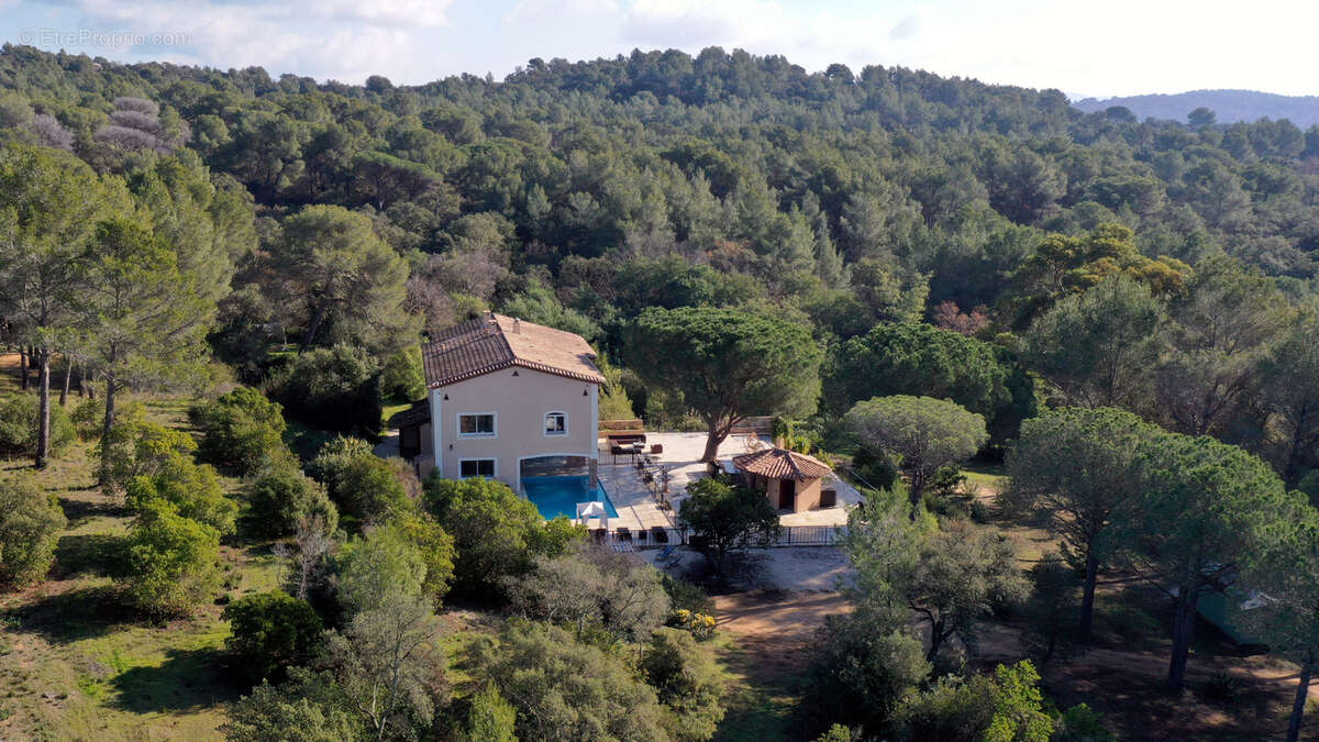 Maison à LA LONDE-LES-MAURES