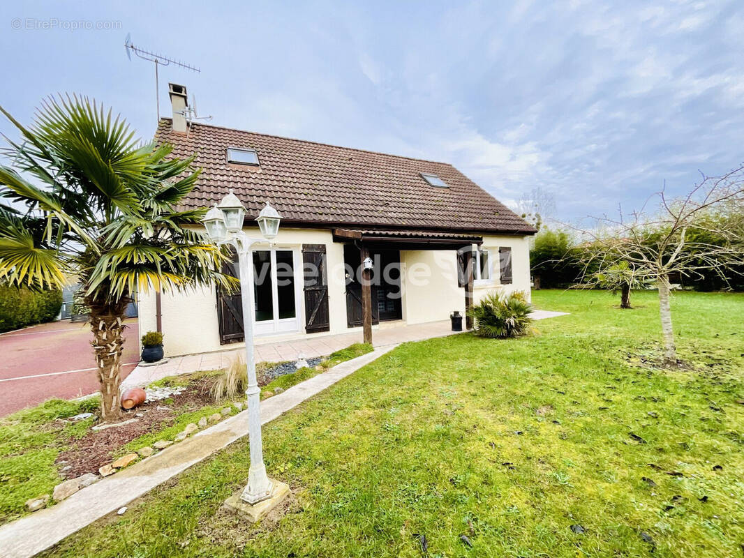 Maison à BAZOCHES-LES-BRAY