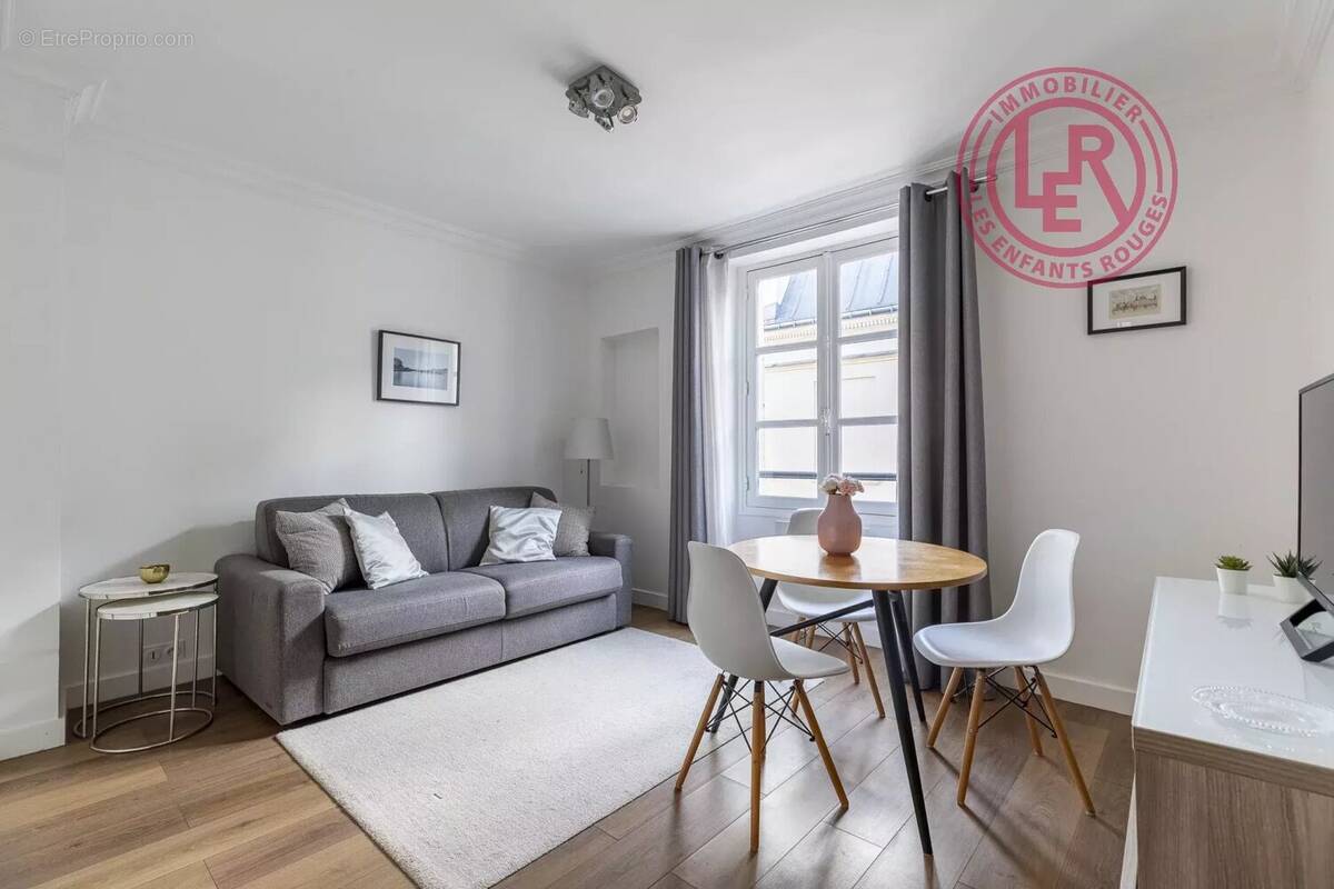 Appartement à PARIS-3E