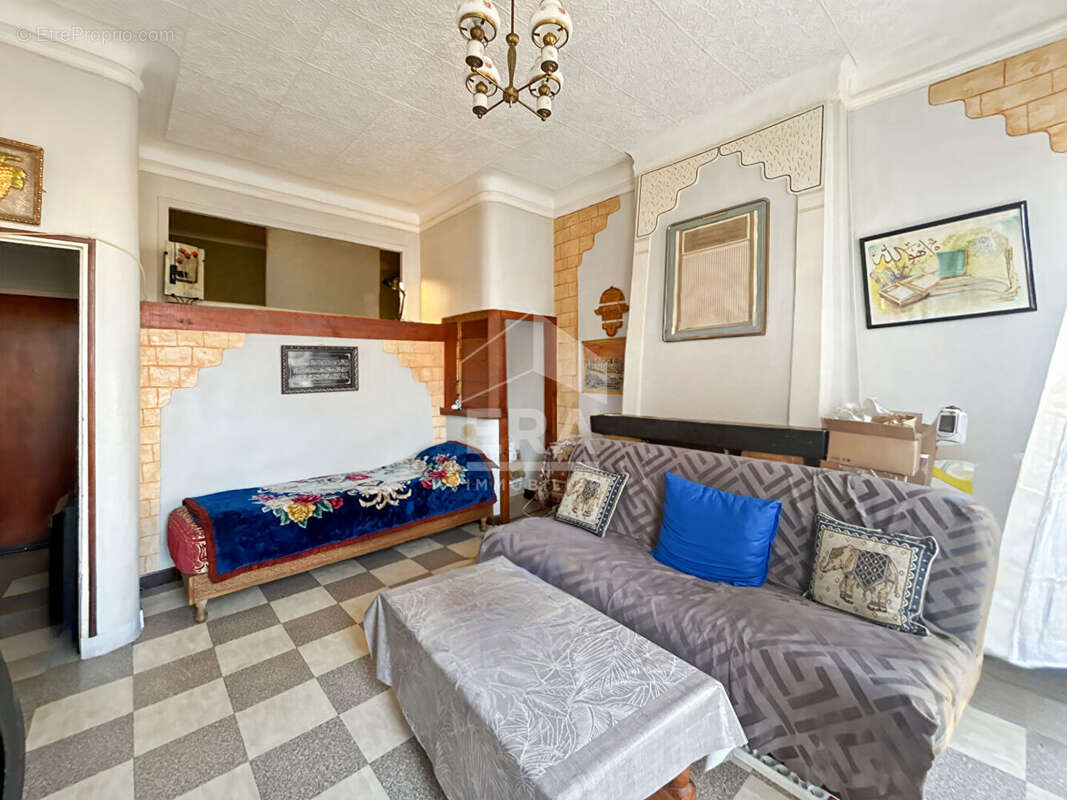 Appartement à MARSEILLE-5E