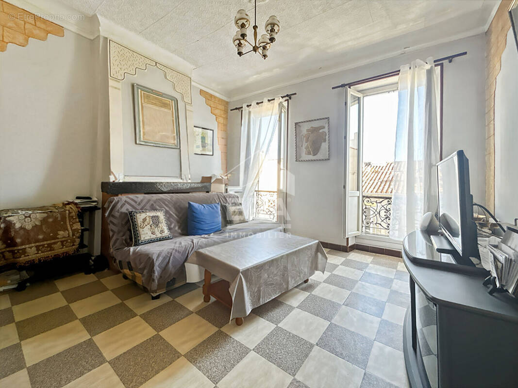 Appartement à MARSEILLE-5E